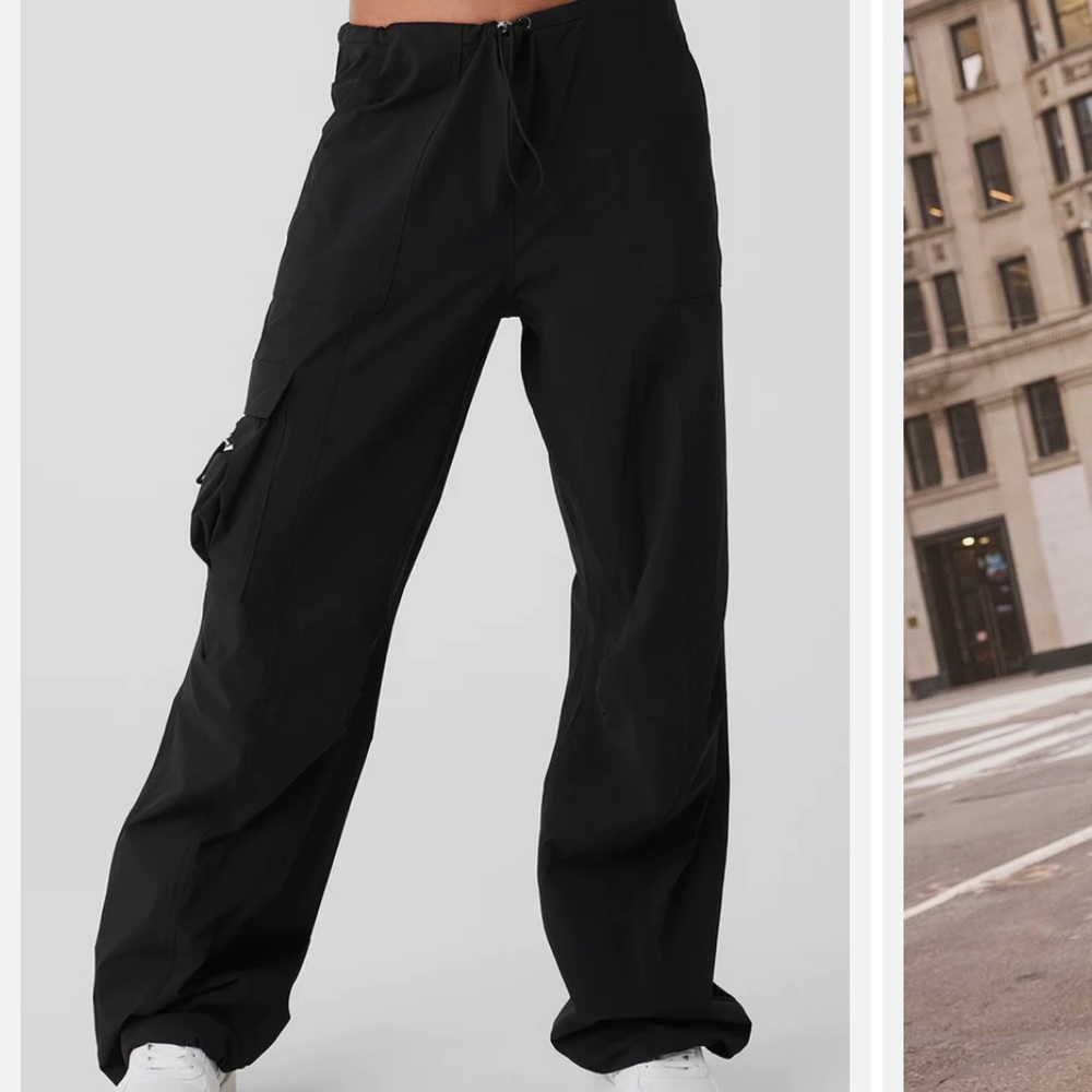 NWT Alo Yoga Low Rise Megastar Cargo Pants Black Women’s XS 0 2